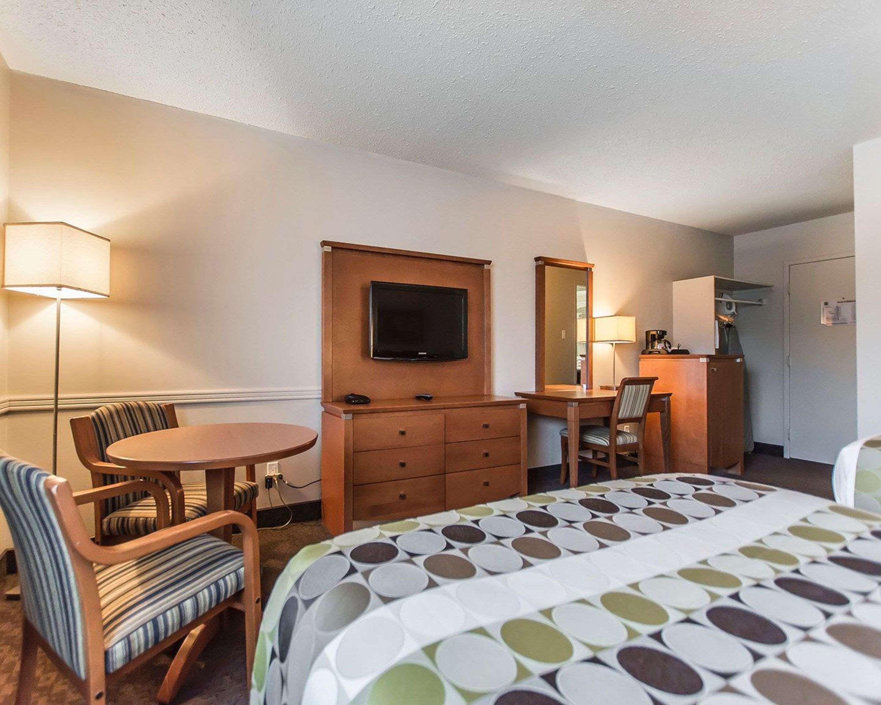 Quality Inn Rouyn-Noranda Экстерьер фото