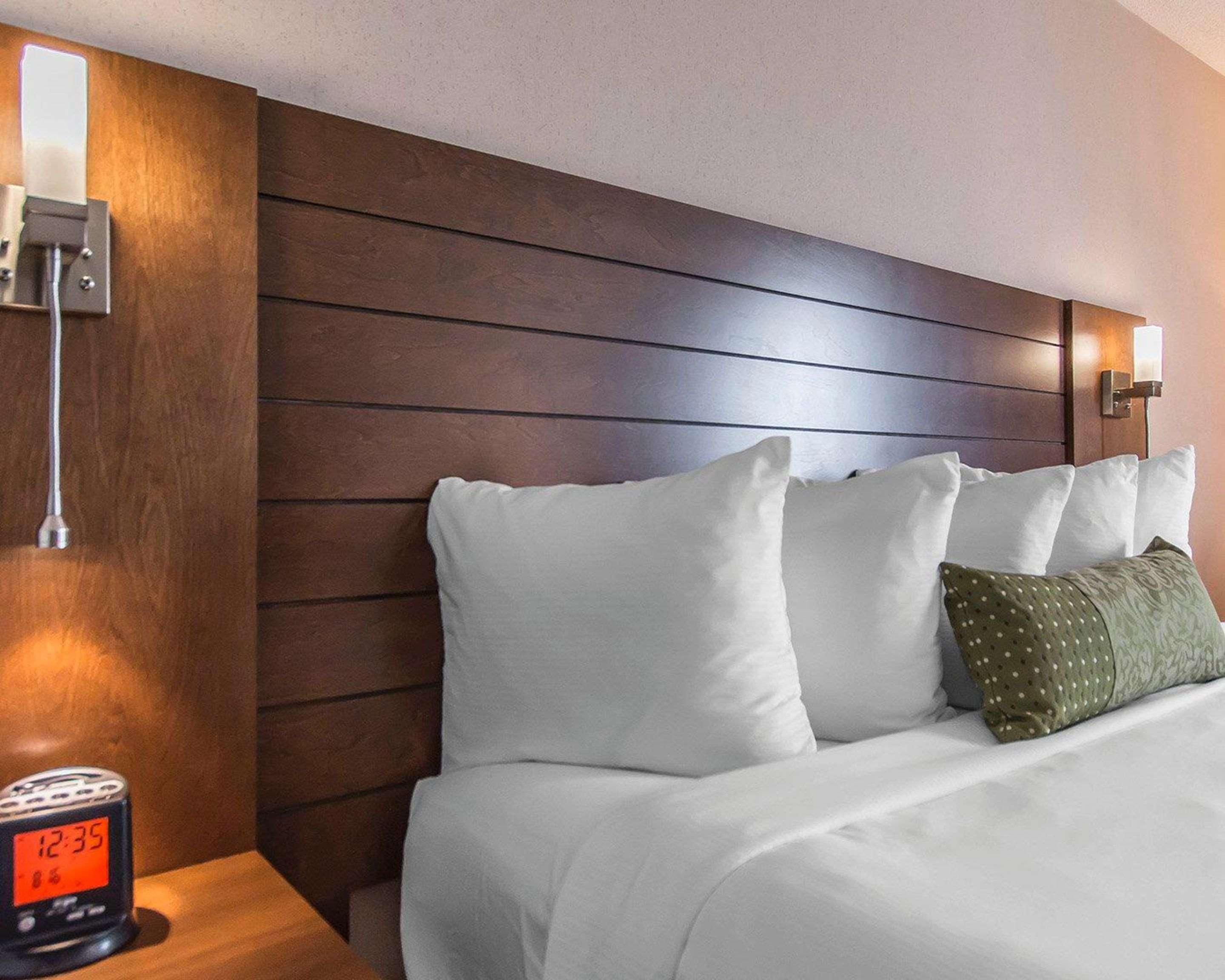 Quality Inn Rouyn-Noranda Экстерьер фото
