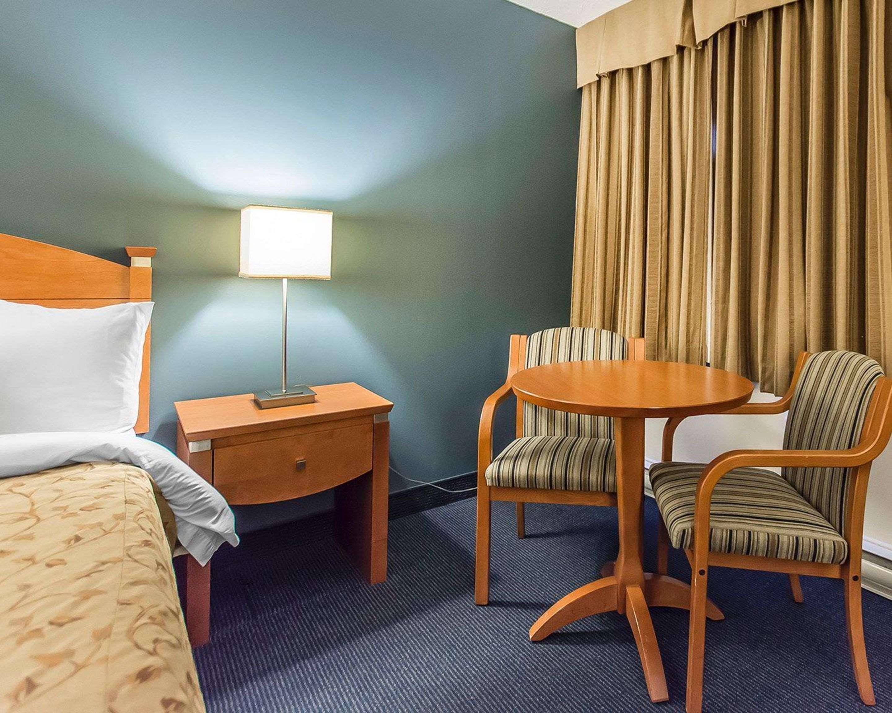 Quality Inn Rouyn-Noranda Экстерьер фото