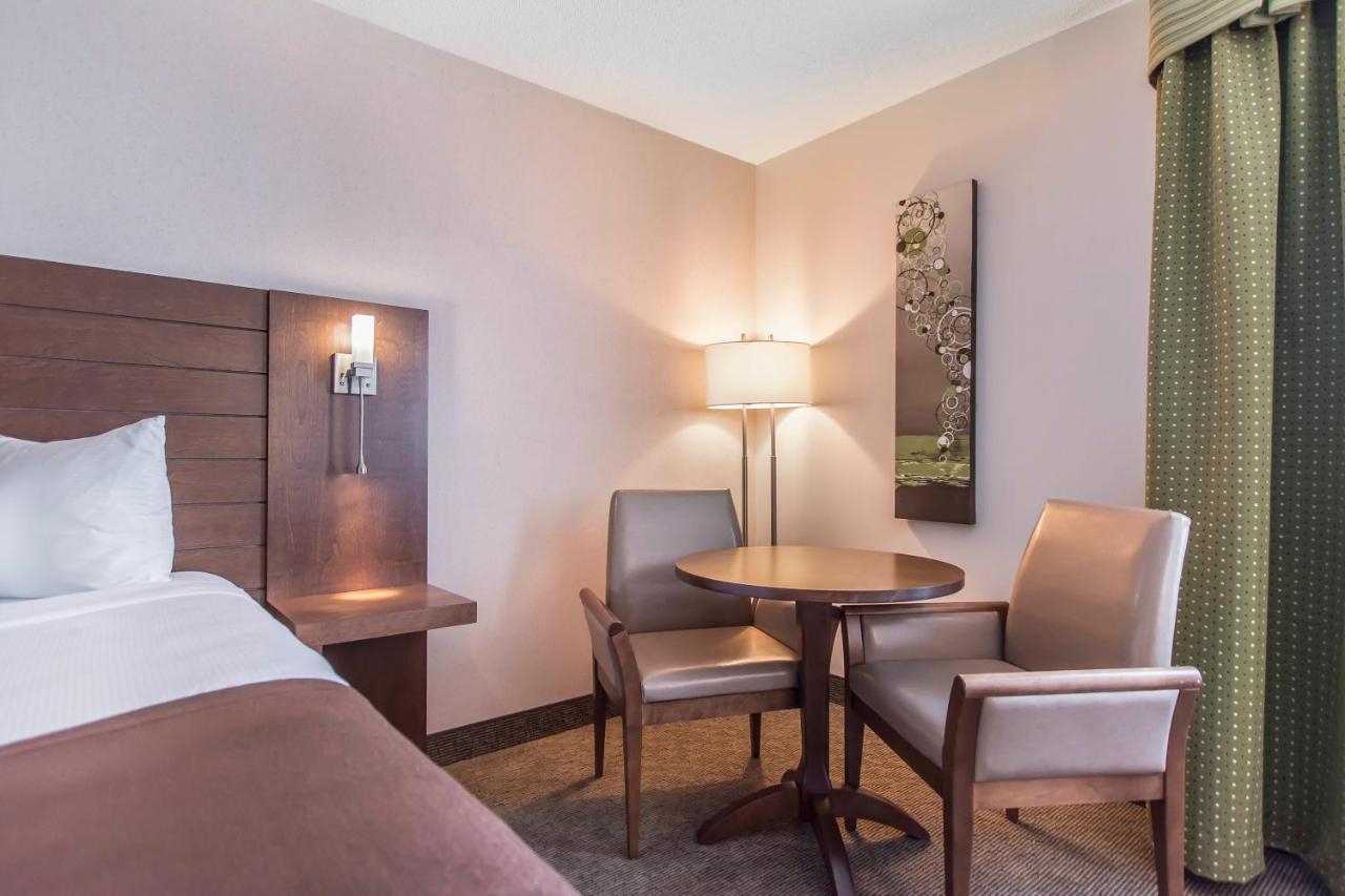 Quality Inn Rouyn-Noranda Экстерьер фото