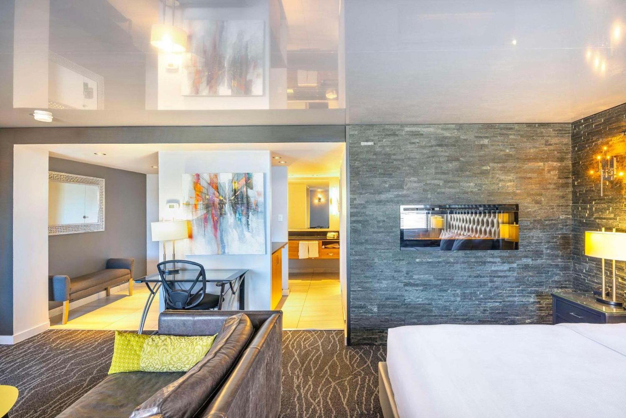 Quality Inn Rouyn-Noranda Экстерьер фото