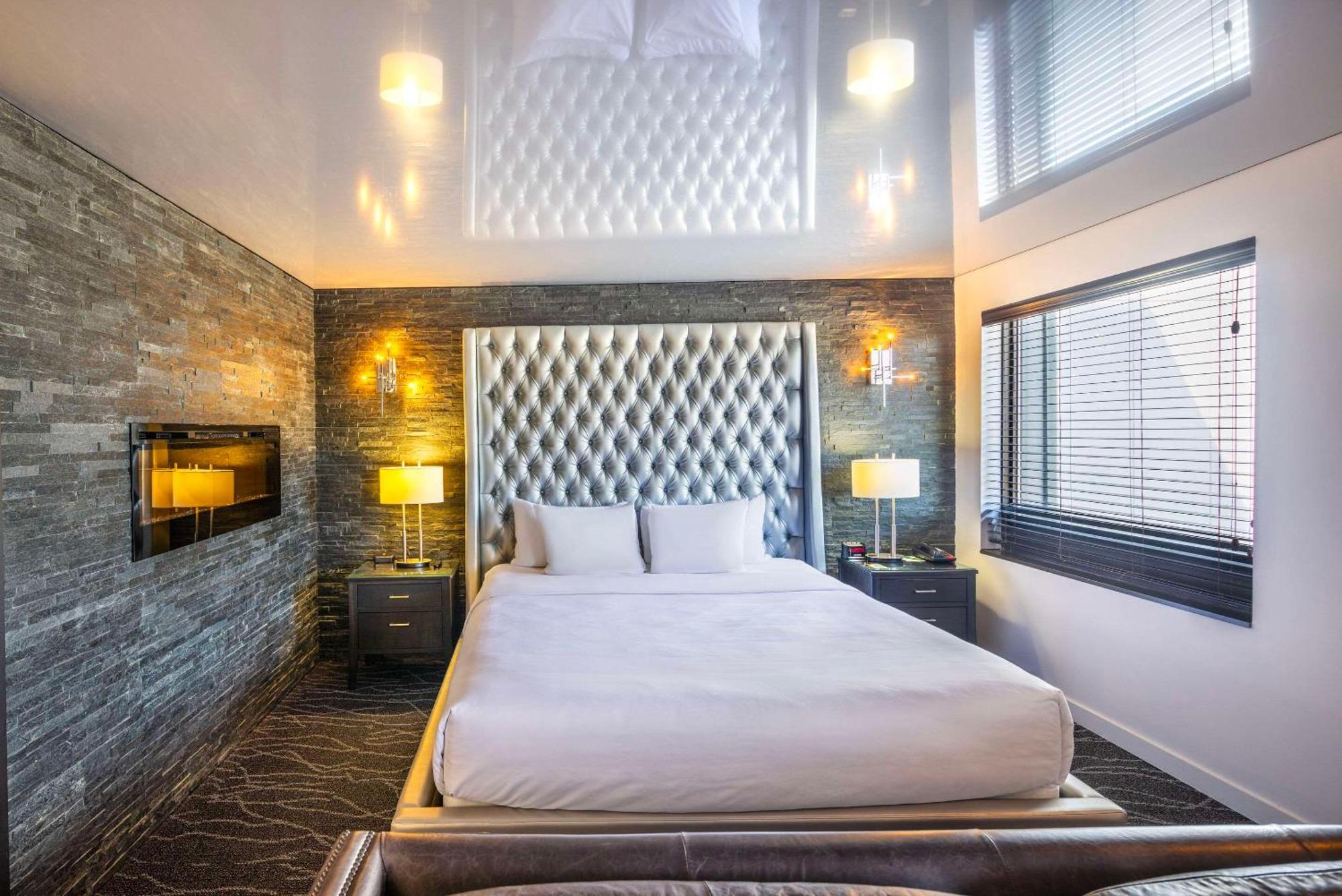 Quality Inn Rouyn-Noranda Экстерьер фото