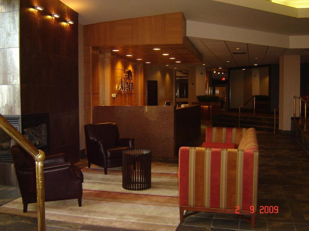 Quality Inn Rouyn-Noranda Экстерьер фото